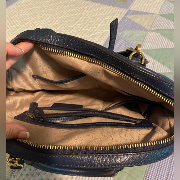 Michael Kors Bag Navy Blue - Picture 4 of 13